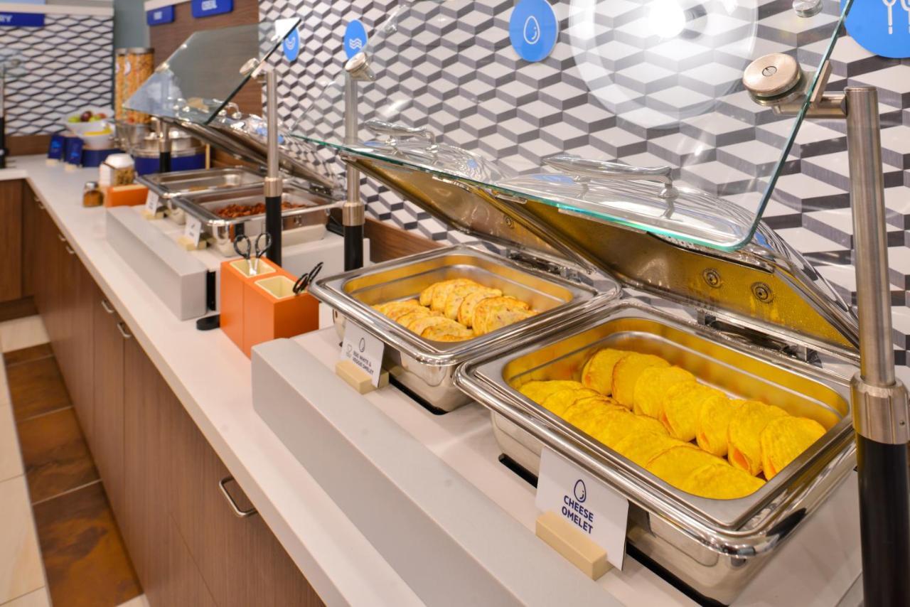 Holiday Inn Express - White Marsh By Ihg Bagian luar foto
