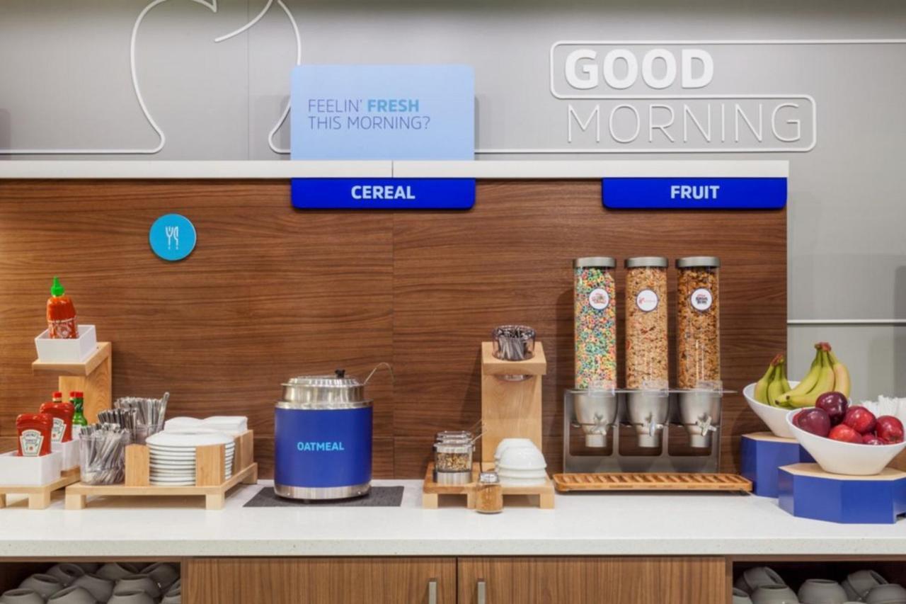 Holiday Inn Express - White Marsh By Ihg Bagian luar foto