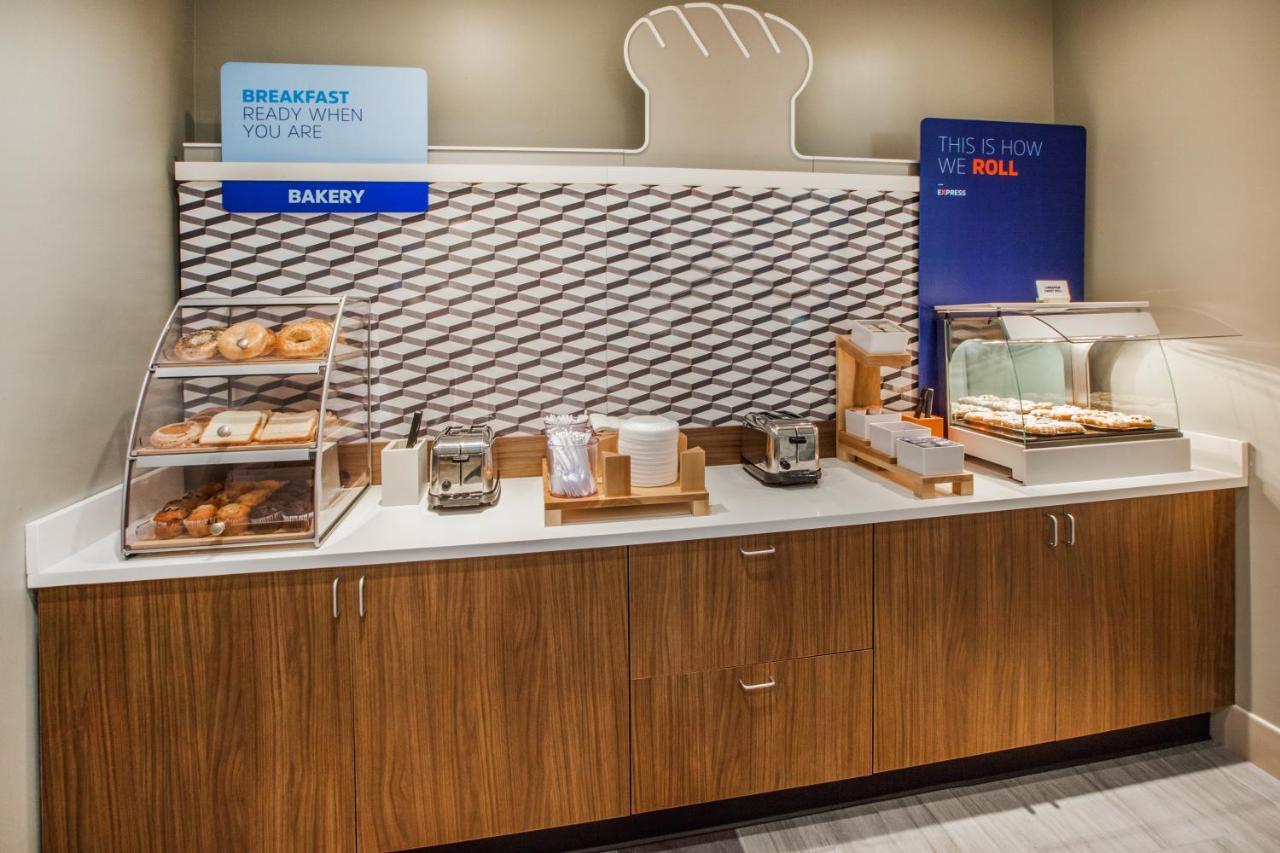 Holiday Inn Express - White Marsh By Ihg Bagian luar foto